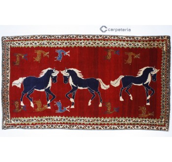 Persian rug Shiraz Figural