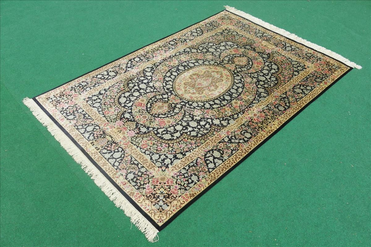 Oriental rug Ghom Silk Imperial