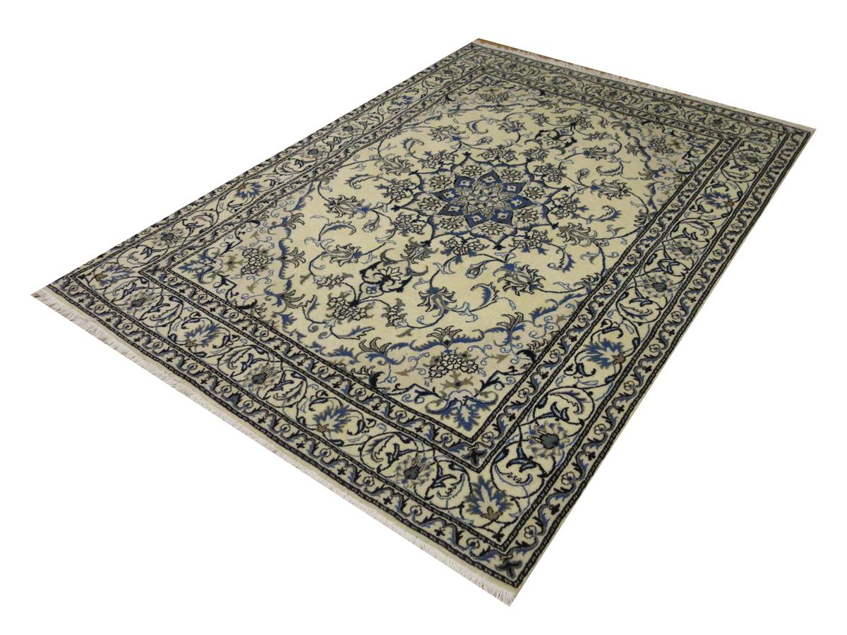 Oriental rug Nain Kavir