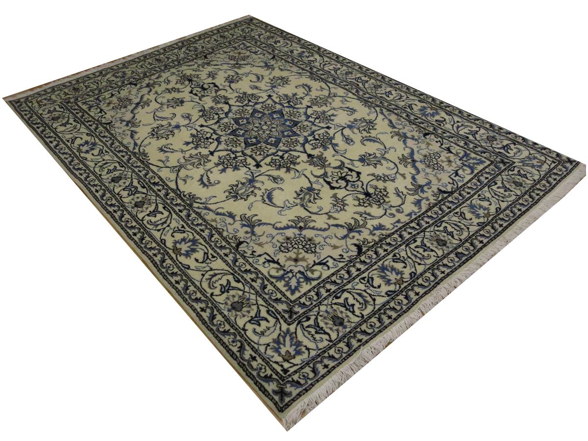 Oriental rug Nain Kavir